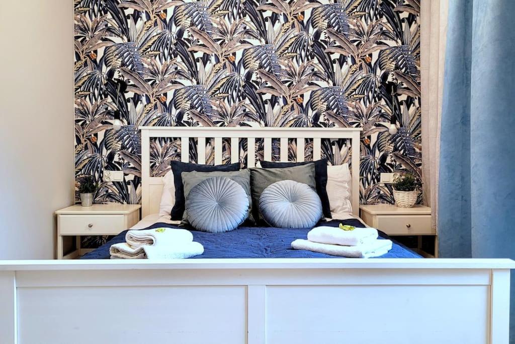 Wild & Huge Comfy 5 Min To Main Square Apartment Krakau