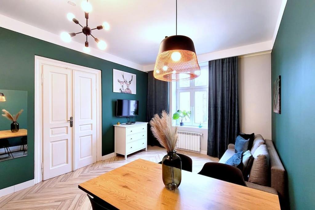Wild & Huge Comfy 5 Min To Main Square Apartment Krakau