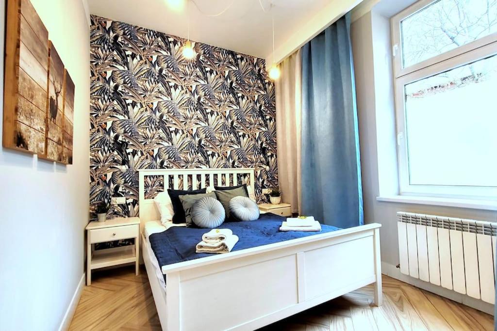 Apartment Wild & Huge Comfy 5 Min To Main Square