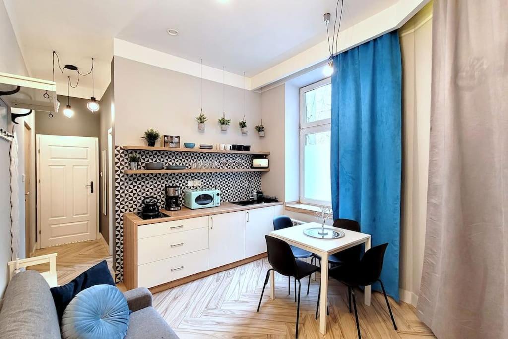 Apartment Wild & Huge Comfy 5 Min To Main Square Krakau