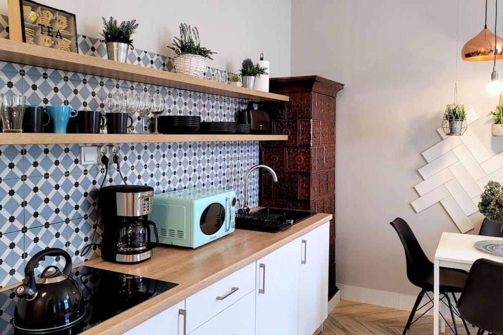 Apartment Wild & Huge Comfy 5 Min To Main Square *