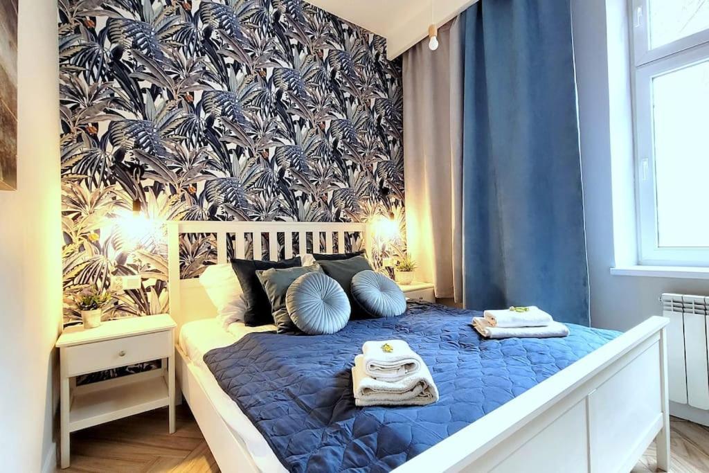 Apartment Wild & Huge Comfy 5 Min To Main Square